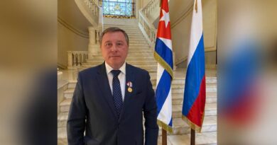 Cuba awards Friendship Medal to Russian ambassador