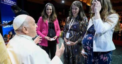 Papa Francisco aboga por políticas eficaces a favor de las familias (+Fotos)