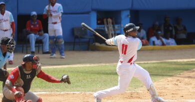 Tigres noquea a Leñadores en Liga Élite de Beisbol
