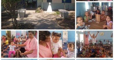 Educadora de círculo infantil santacruceño enseña a infantes desde juegos de roles