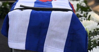 Realizan santacruceños acto de homenaje a los cubanos caídos en Venezuela