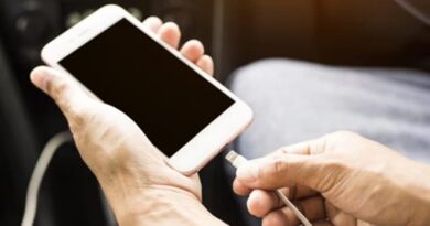 No le quites años de vida a tu móvil por cargarlo mal