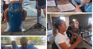 Estudiante de escuela vocacional de arte de Camagüey recibe clases en localidad santacruceña