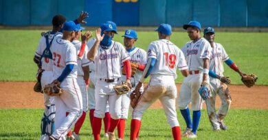 Béisbol cubano: Alazanes agitan la lucha en el oriente Béisbol cubano: Alazanes agitan la lucha en el oriente
