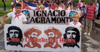 Santa Cruz del Sur evoca al Comandante Camilo Cienfuegos Gorriarán (+ Fotos y Post) Santa Cruz del Sur evoca al Comandante Camilo Cienfuegos Gorriarán (+ Fotos y Post)