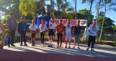 Santa Cruz del Sur: celebran en el sector educacional Jornada de la Cultura Cubana (+ Fotos) Santa Cruz del Sur: celebran en el sector educacional Jornada de la Cultura Cubana (+ Fotos)
