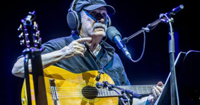 Silvio Rodríguez concluye su gira por España con lleno total en el Movistar Arena de Madrid Silvio Rodríguez concluye su gira por España con lleno total en el Movistar Arena de Madrid